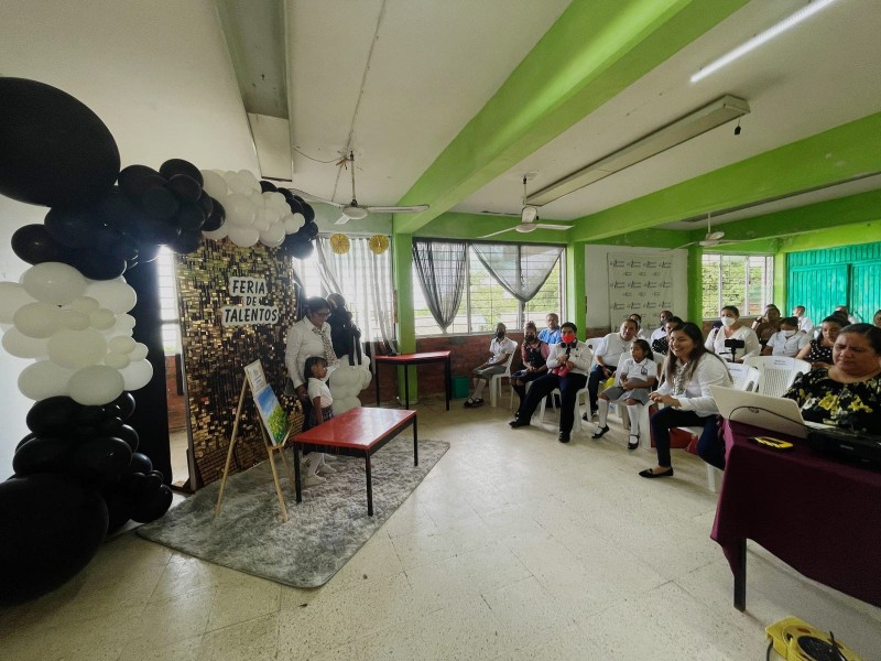 Niños con aptitudes sobresalientes mostraron su talento en Tuxpan