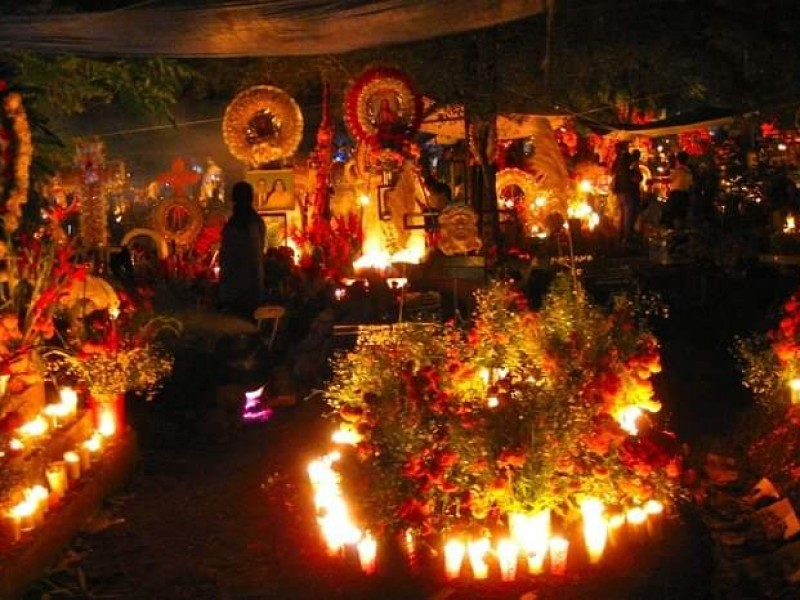 Niños con discapacidad preparan festival de muertos