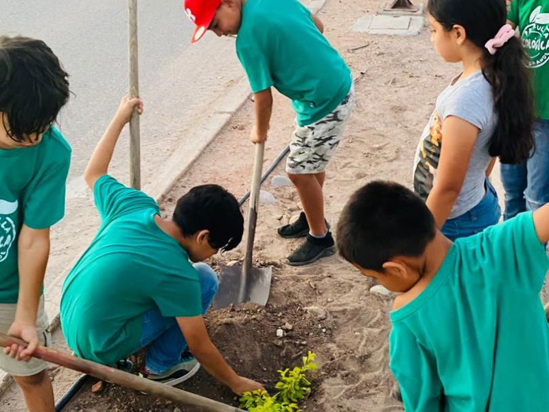 Niños de patrulla ecológica Valle Grande reforestan Navojoa y siembran esperanza verde