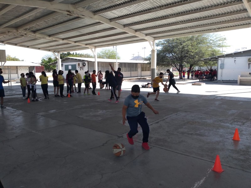 Niños disfrutan de actividades en Centro de Bienestar Juvenil