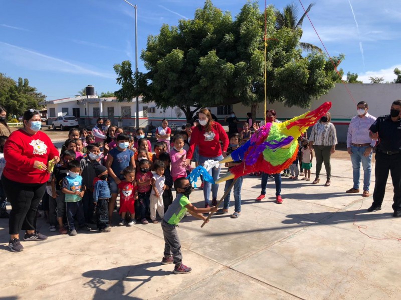 Niños hijos de jornaleros viven posada en Escuinapa