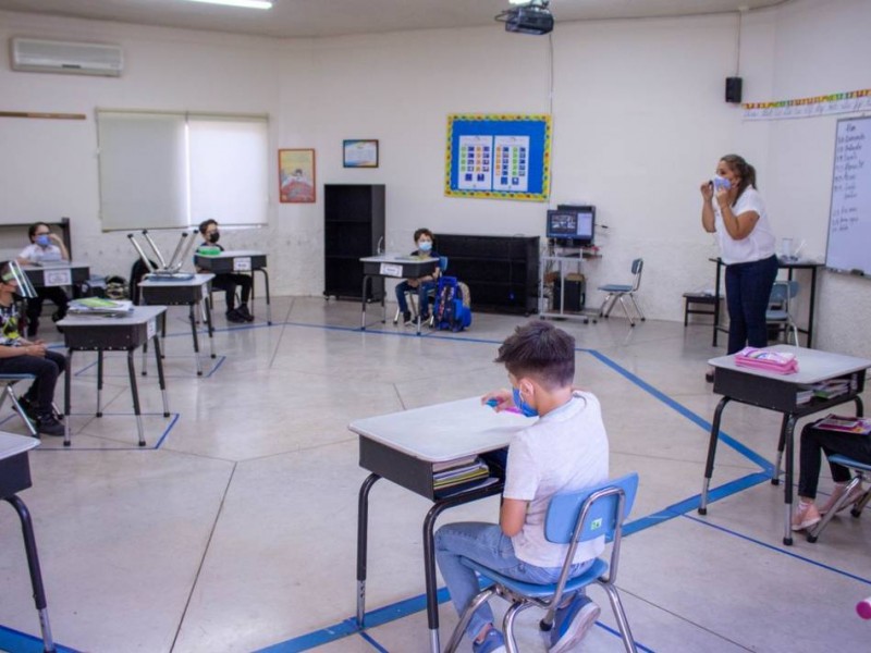 Niños mejorarán aprendizaje con regreso a las aulas, asegura psicólogo