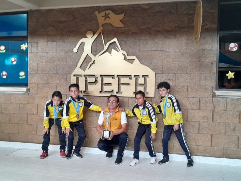 Niños mexiquenses campeones nacionales de ajedrez