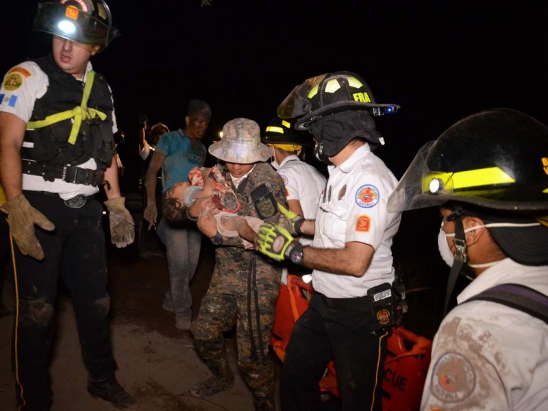 Niños quemados por erupción son tratados en Texas