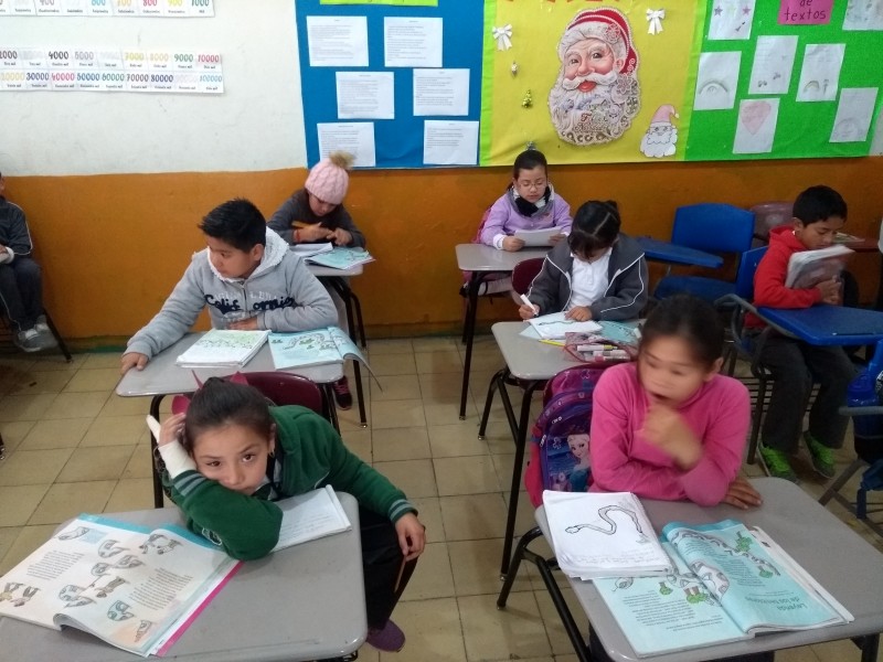 Niños regresan con entusiasmo a clases