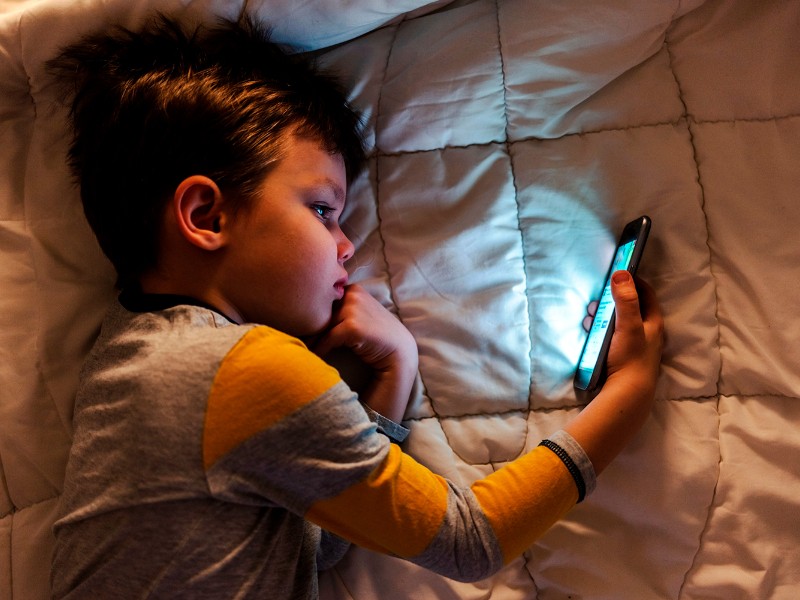 Niños y pantallas: El precio del exceso de tecnología en la infancia
