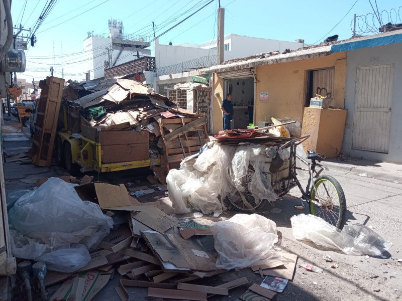 No aguantan las ratas y temen incendio en callejón Melgar