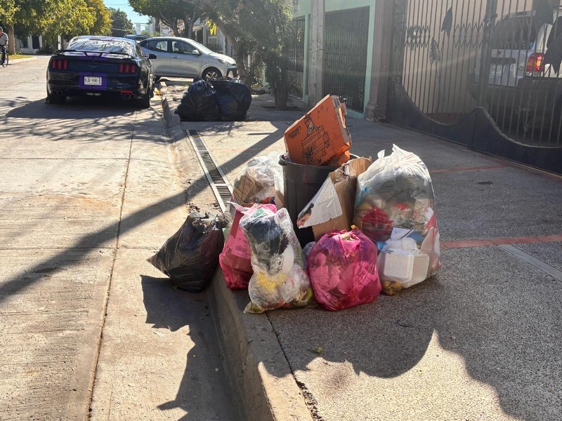 ¡No avisan! Ciudadanos denuncian acumulación de basura en calles y ...