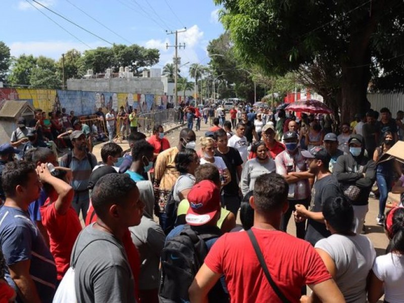 No cesan protestas ante el INM en Tapachula