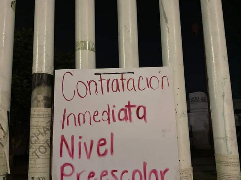 No cederemos a chantajes normalistas con tomas en oficinas: SEE