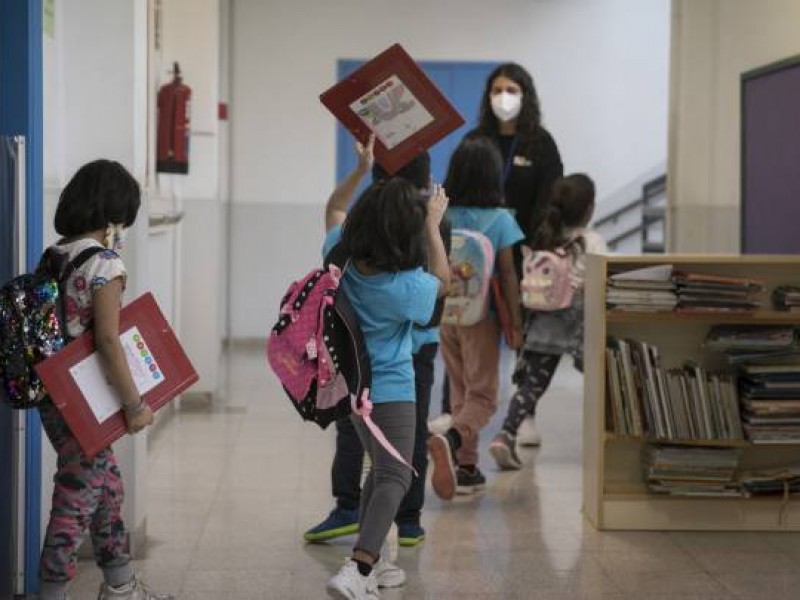 No deben relajarse medidas sanitarias en los niños