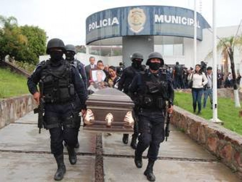 No descartan vínculo de policías asesinados con delincuencia