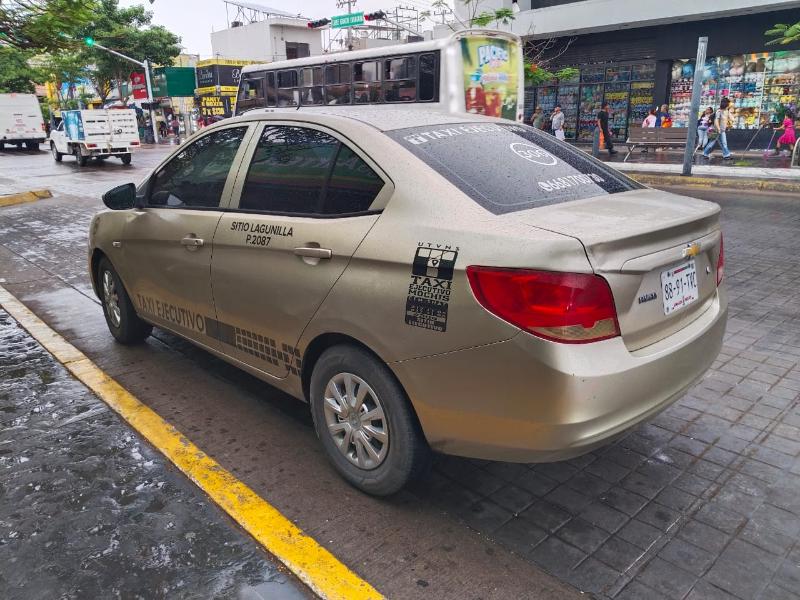 Taxistas de Los Mochis reportan baja demanda previo al Día de Muertos