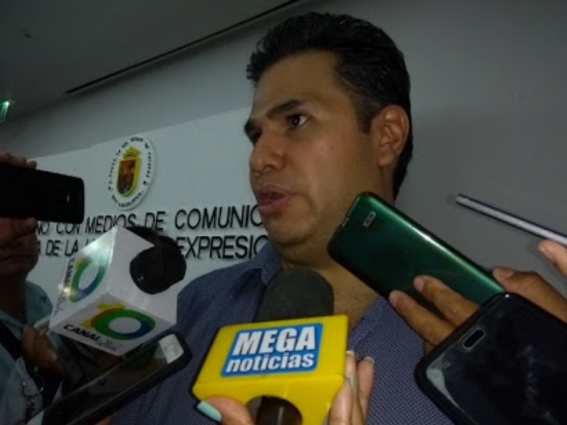 No ha solicitado licencia Manuel Velasco: Congreso