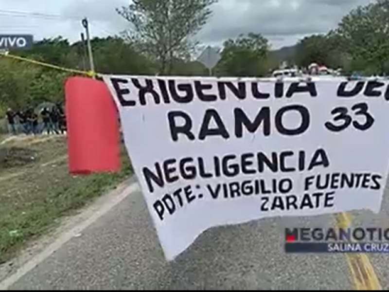 No hay paso a la costa de Oaxaca por bloqueos