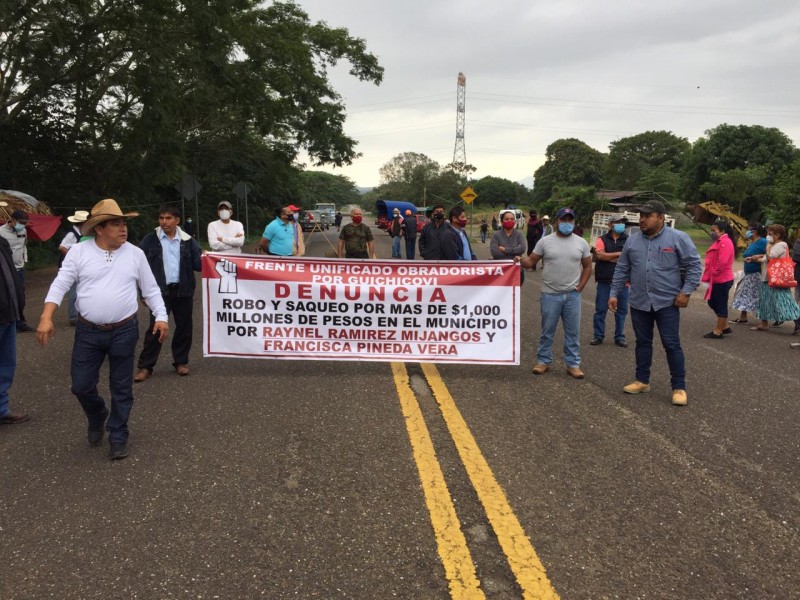 No hay paso hacia Veracruz por bloqueo carretero