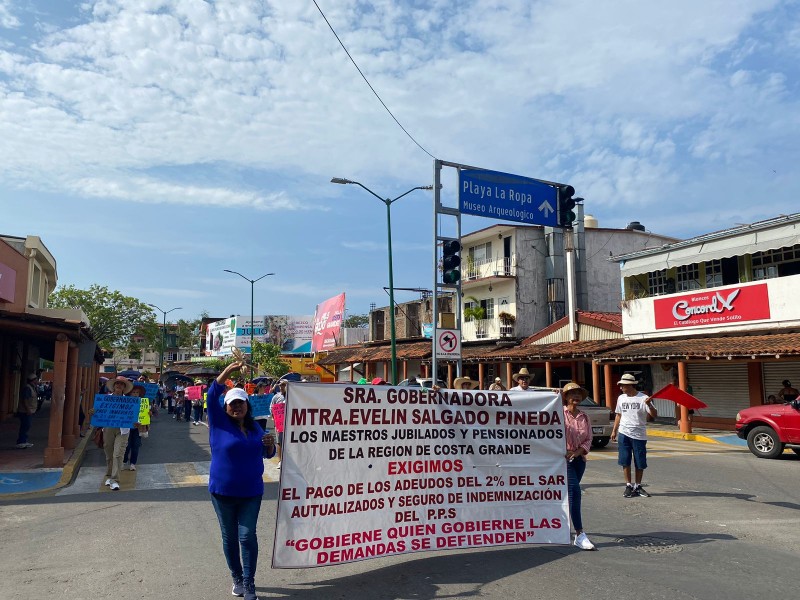 No hay presupuesto para pagar a maestros jubilados: Gobierno