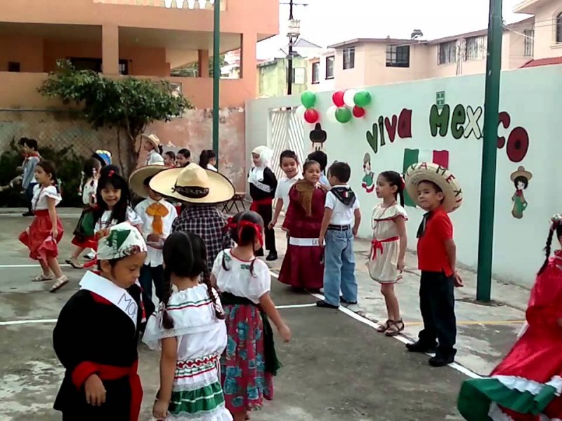 ¡No hay puente!este 15 de septiembre escuelas realizarán festejos patrios