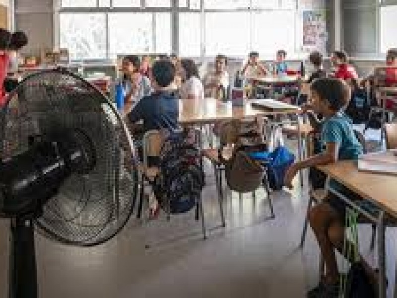No reportan en escuelas de Nogales niños afectados por el calor