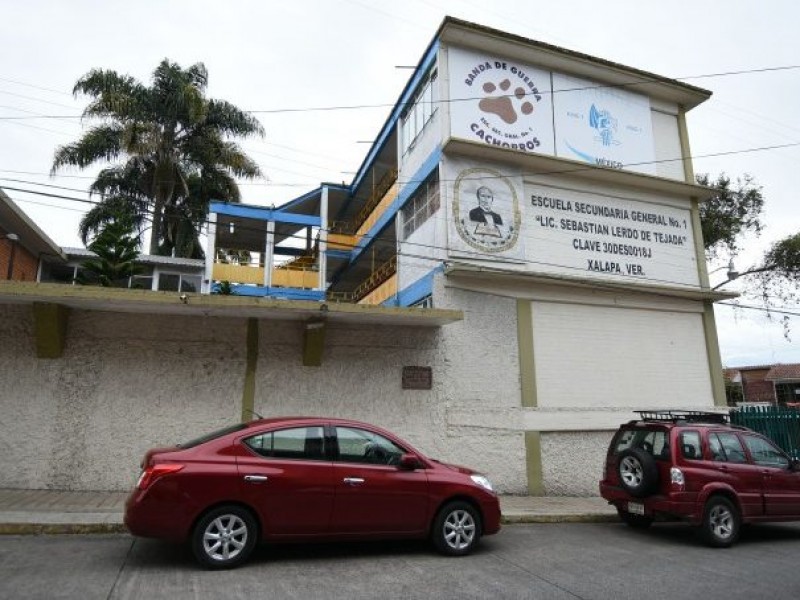 No se cortará servicio de agua a escuelas aunque adeuden