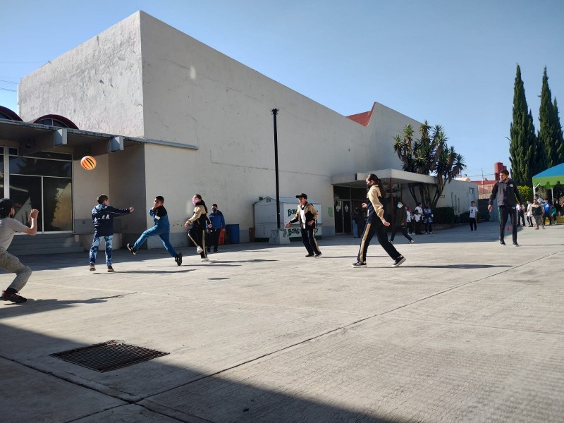 No se modifican horarios en escuelas  Toman precauciones ante ola de calor