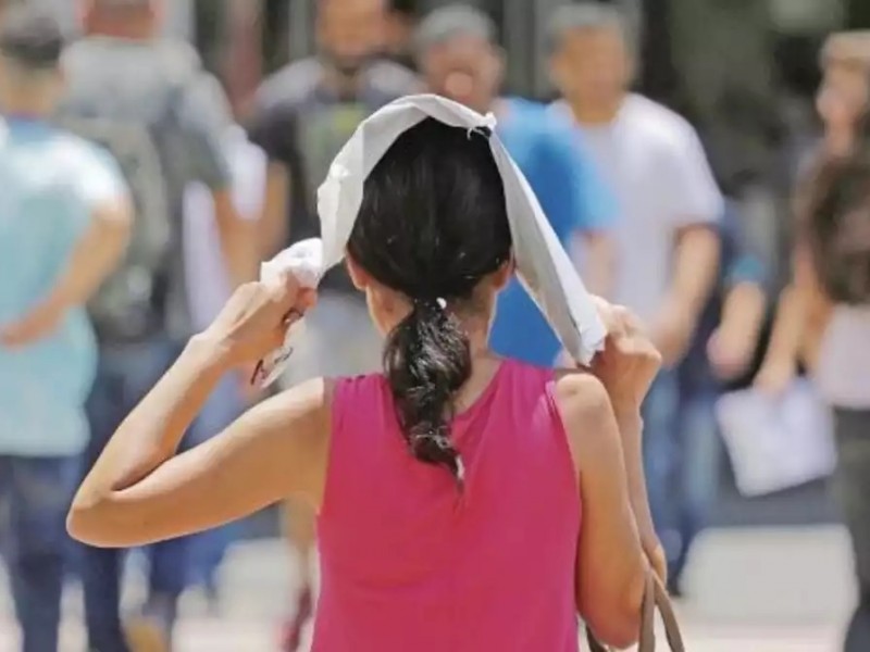 No se suspenden clases por calor: Gobernador