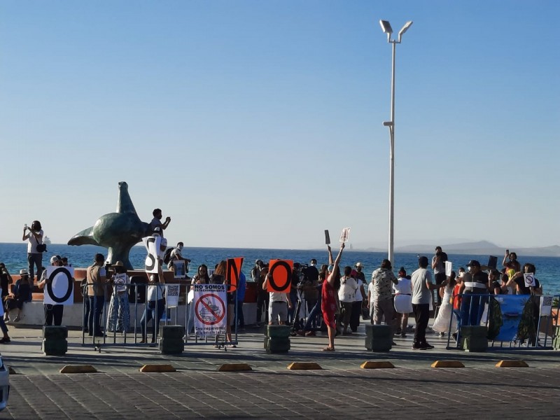 No somos estacionamiento; ciudadanos se manifiestan contra cruceros