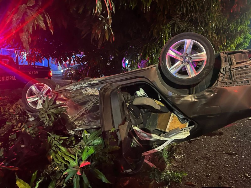 ¡Noche de choques en la capital! Fueron de manera simultánea con lesionados