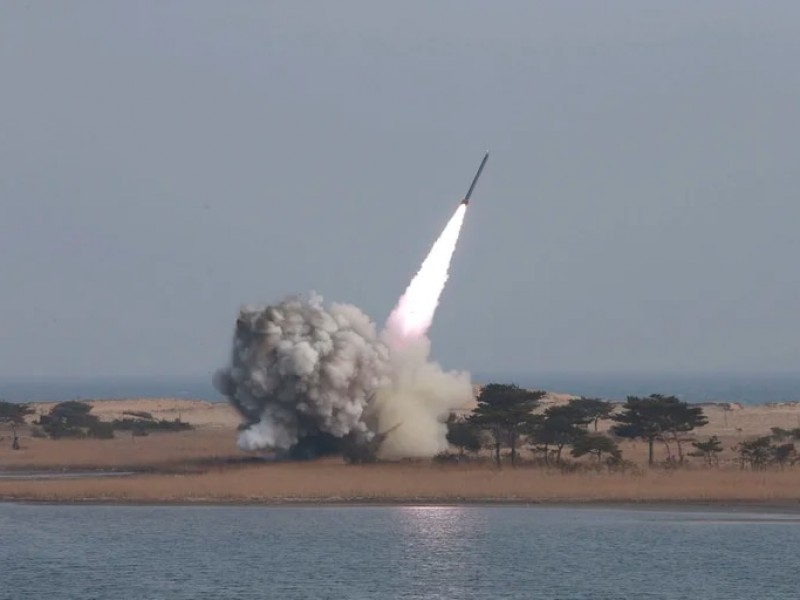 Norcorea prueba con éxito un misil intercontinental