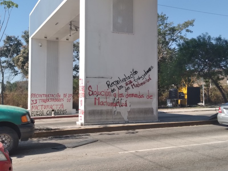 Normalistas cierran de manera intermitente acceso a Tuxtla Gutiérrez