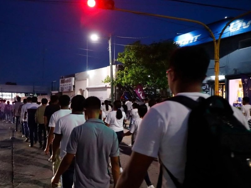 Normalistas de la Mactumactzá realizan marcha silenciosa