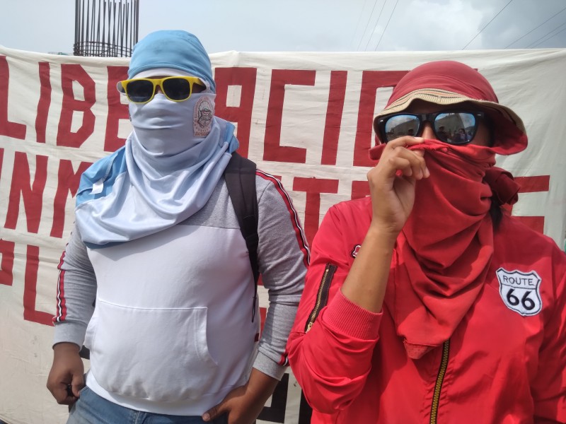 Normalistas denuncian cuatro meses sin beca Benito Juárez