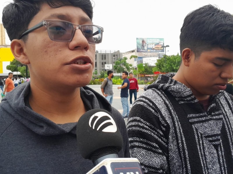 Normalistas piden escuelas seguras en municipios con violencia