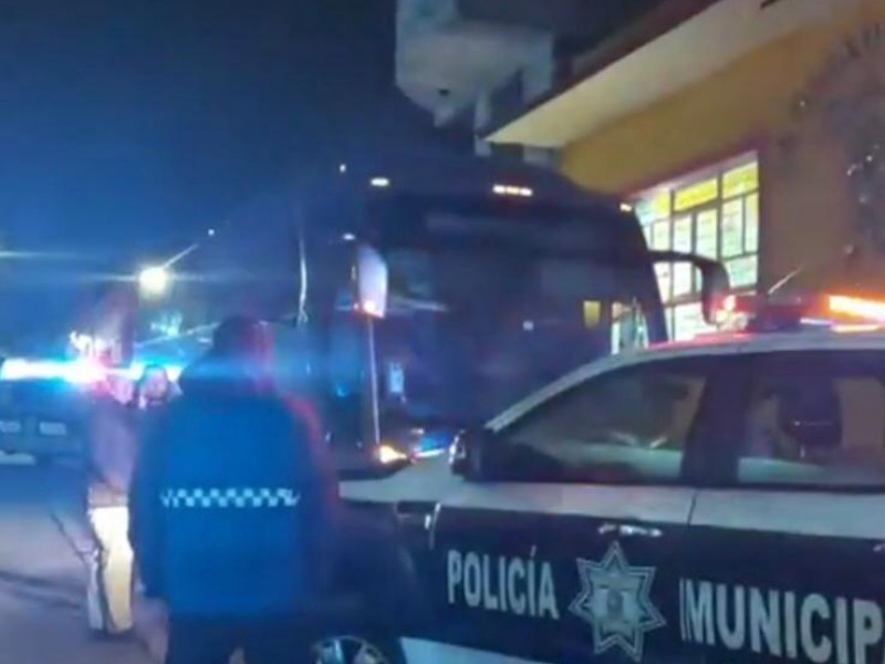Normalistas secuestran autobús en Teziutlán