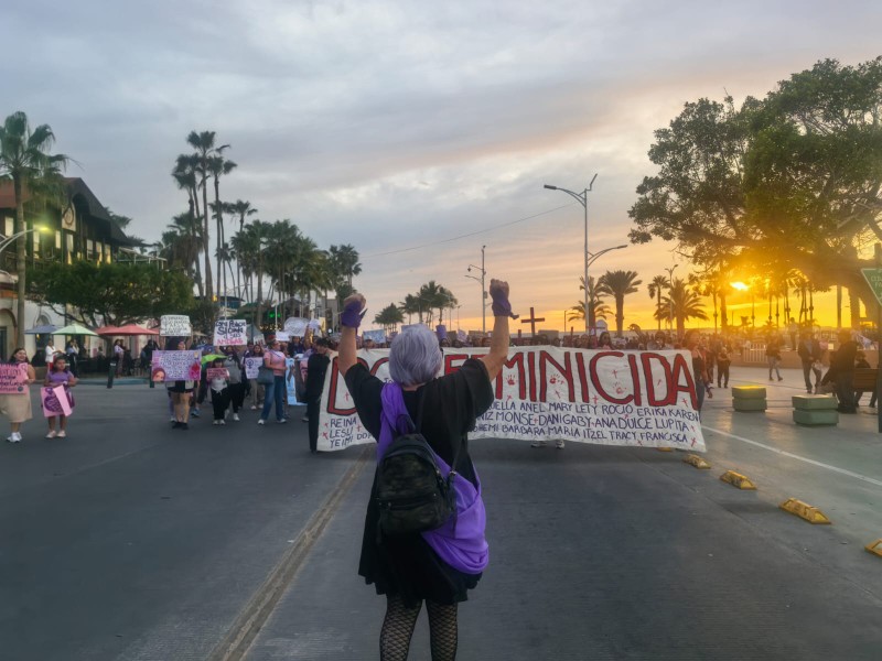 “Nos tocan todas las violencias”: mujeres marchan en La Paz este 8M ...