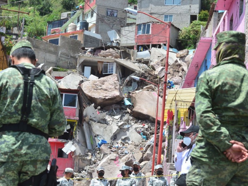 NOTIFICAN SITUACIÓN DE RIESGO A VECINOS EN ZONA DE TLALNEPANTLA