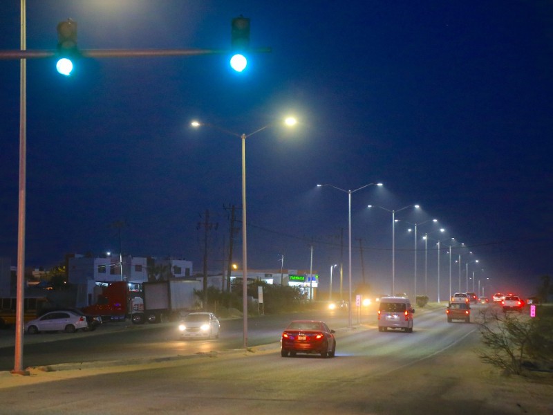 Nueva iluminación del tramo del puente del Aeropuerto-Santa Anita