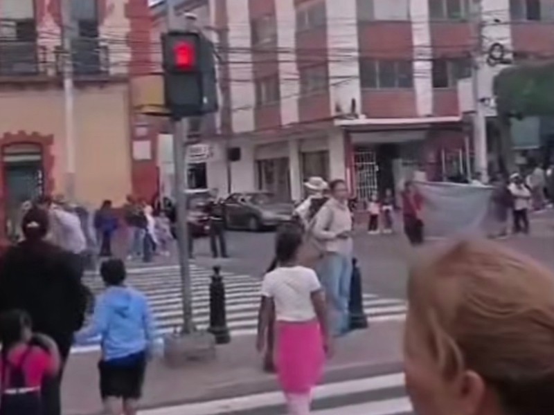 Nuevamente artesanos exigen a las autoridades nuevos espacios para venta