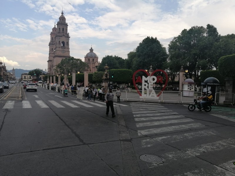 Nuevamente cierran plazas públicas en Morelia