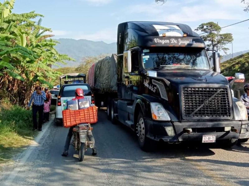 Nuevo bloqueo carretero en la vía Ocosingo - Palenque