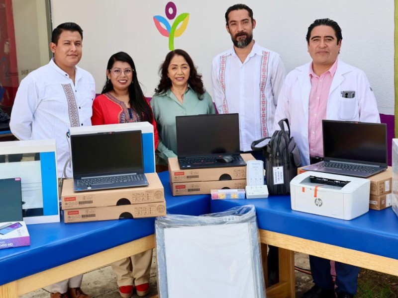 Nuevo equipo especializado fortalece servicios del CREE en San Bartolo Coyotepec