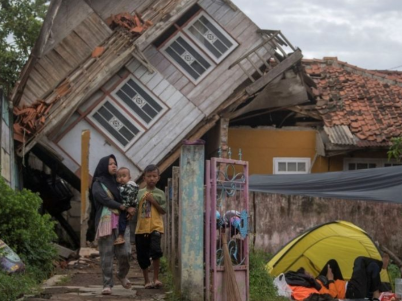 Nuevo terremoto sacude a Indonesia
