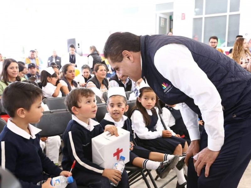 Nunca más niños deberán perder clase: Silvano Aureoles