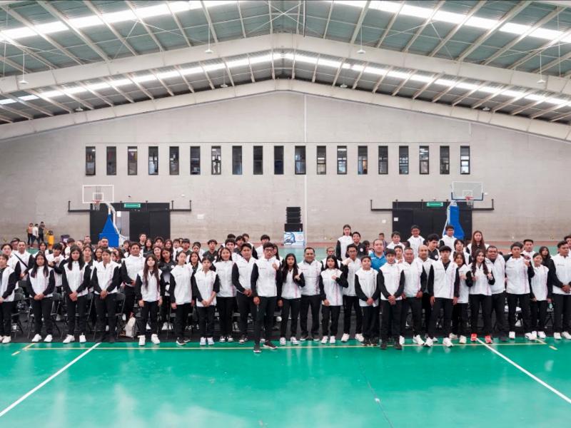Oaxaca abanderó selección estatal con más de 100 atletas rumbo a Veracruz