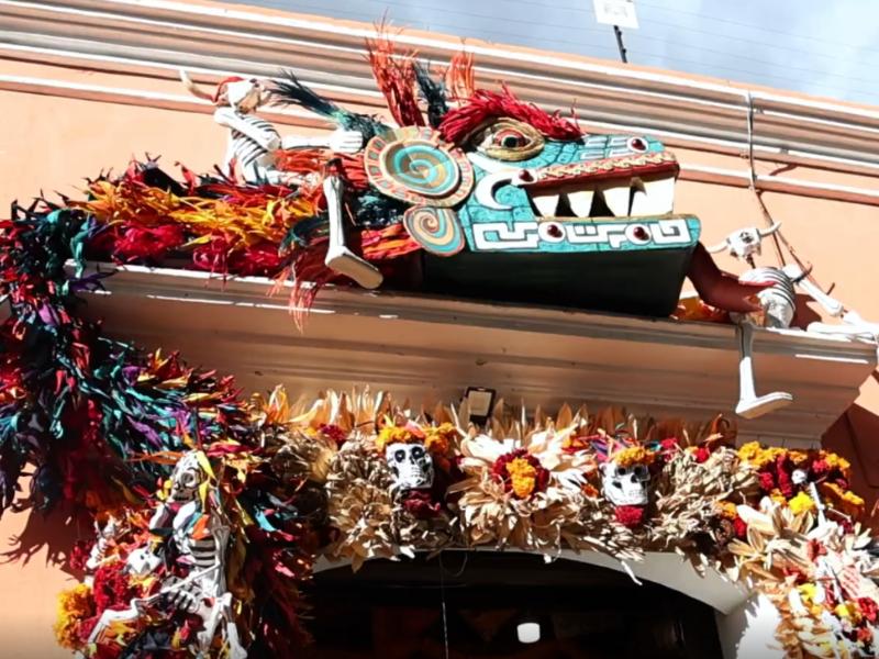 Oaxaca celebra Día de Muertos con fachadas decoradas