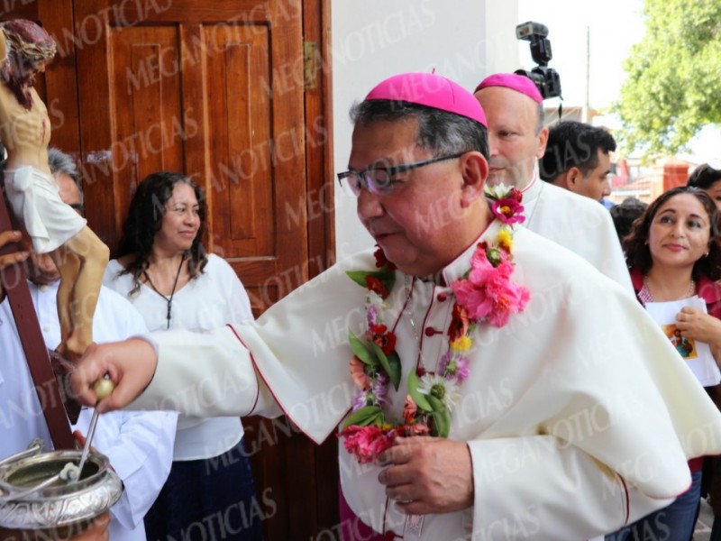 Obispo de Tehuantepec pide arropar a migrantes