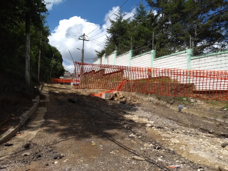 Obra afecta a calles de Jardines del Castillo