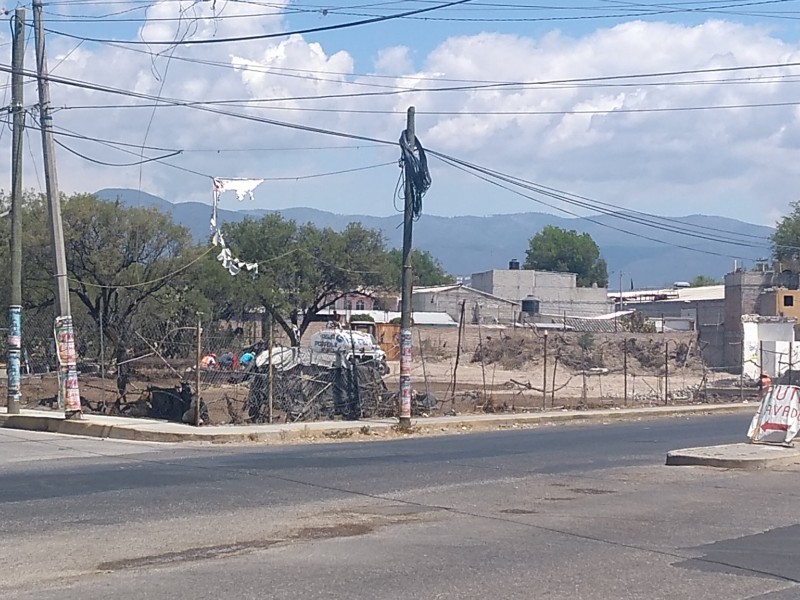 Obra de gasolinera genera molestia en Coapan