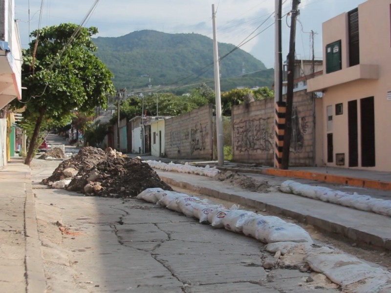 Obra inconclusa un riesgo para transeúntes.