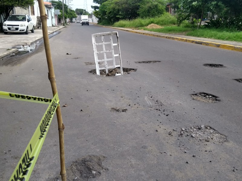 Obra mal reparada causa hundimientos en Veracruz